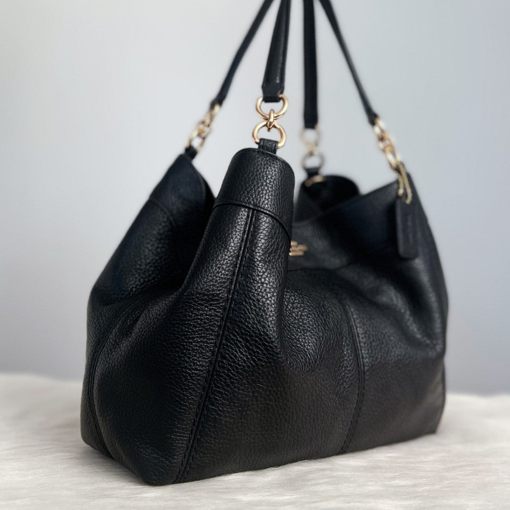 Coach Black Leather Front Logo 2 Way Shoulder Bag