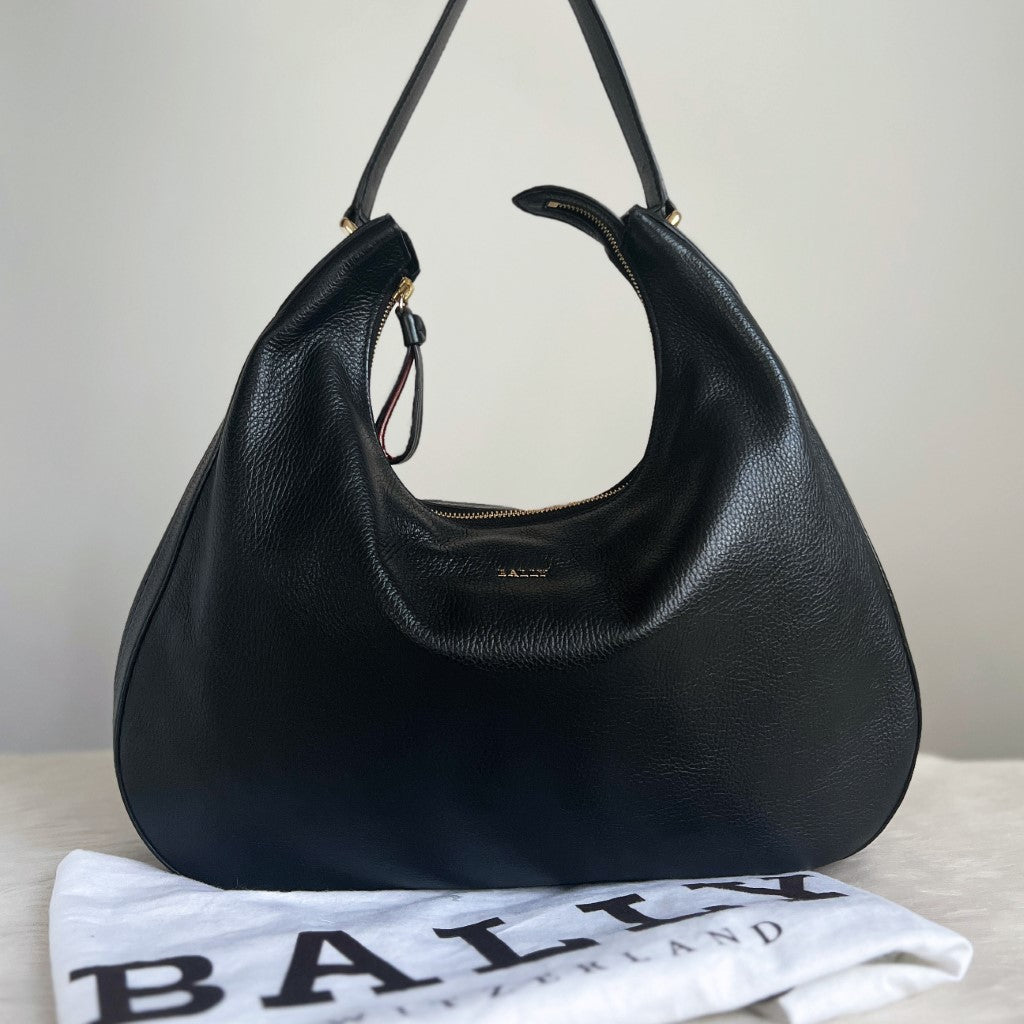 Bally Black Leather Classic Half Moon Shoulder Bag Like New – Luxury Trade