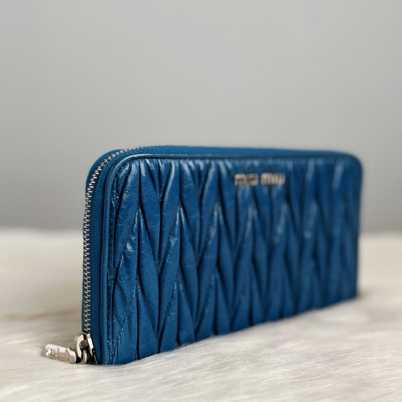 Miu Miu Blue Leather Signature Logo-Plaque Quilted Long Wallet