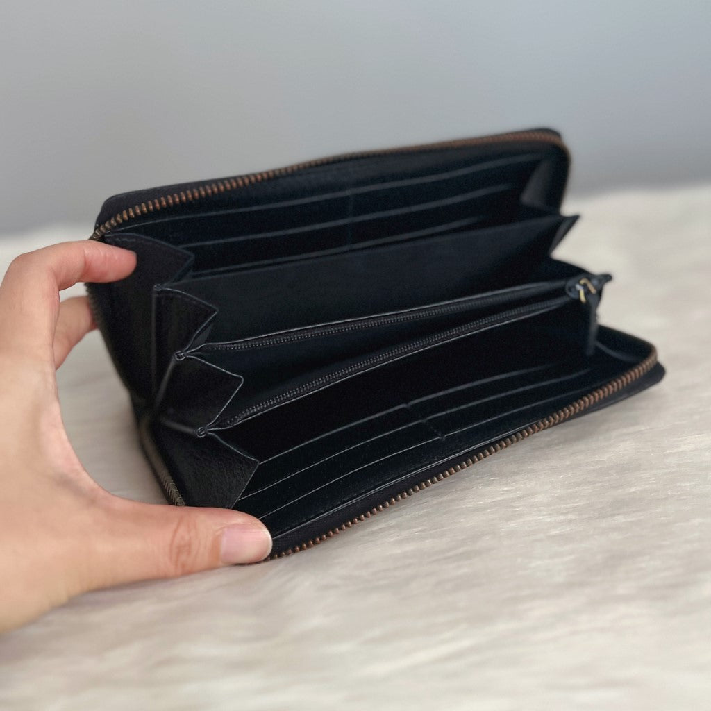 Gucci Classic Black Leather Long Zip Wallet