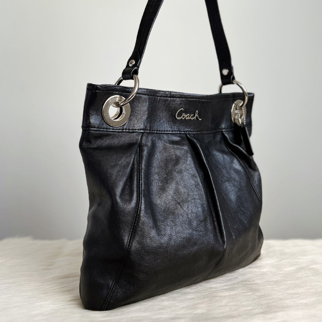 Coach Black Leather Front Logo 2 Way Shoulder Bag