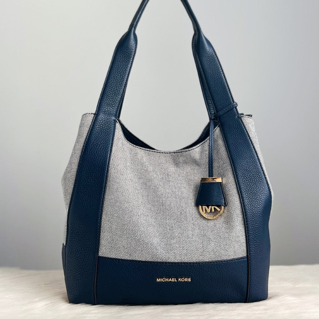 Michael Kors Navy Leather Triple Compartment Shoulder Bag Excellent