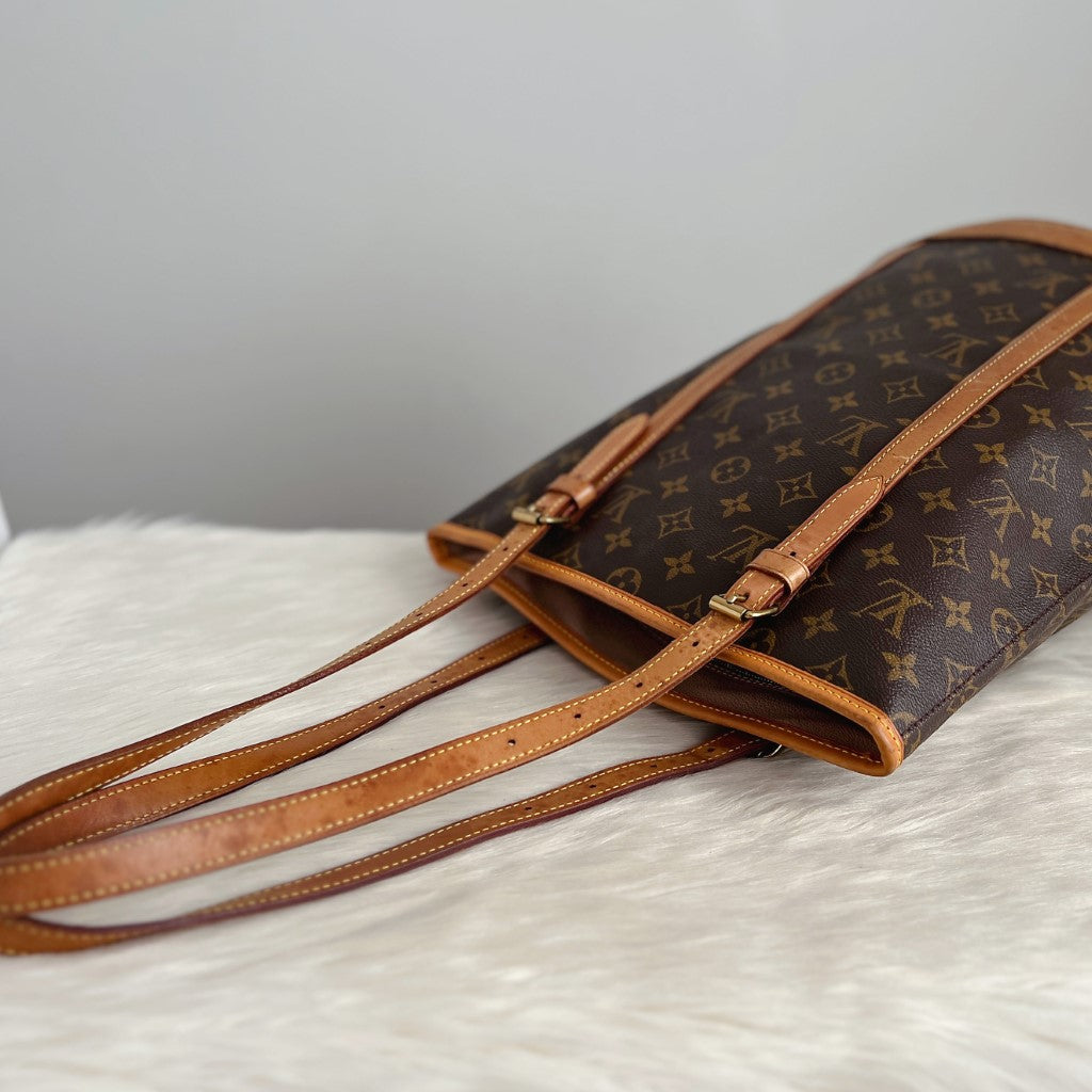 Louis Vuitton Signature Monogram Bucket GM Shoulder Bag