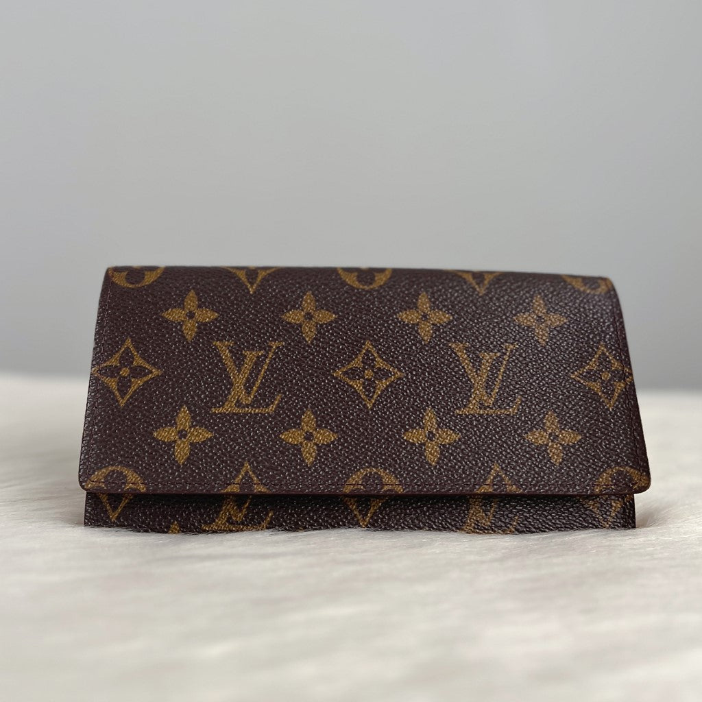 Louis Vuitton Monogram Classic Long Fold Unisex Wallet