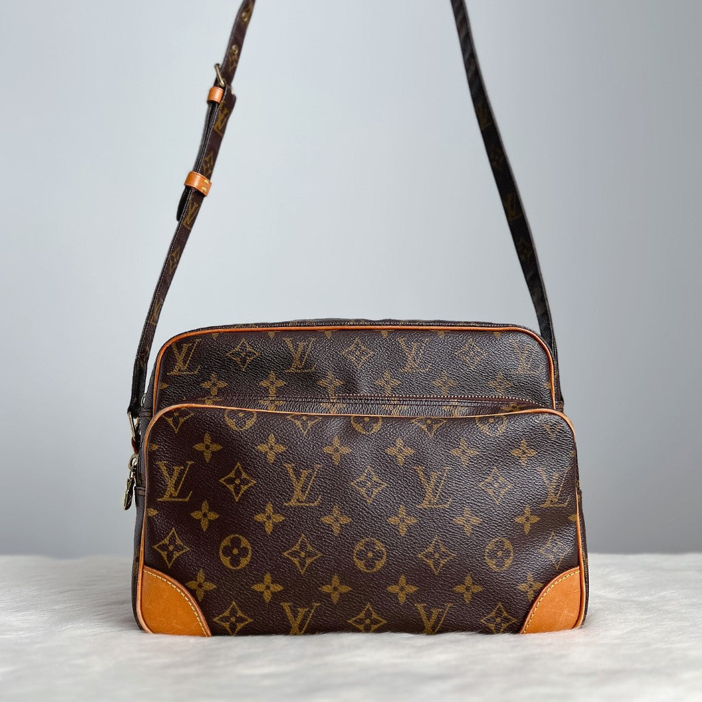 Louis Vuitton Signature Monogram Nile GM Shoulder Bag