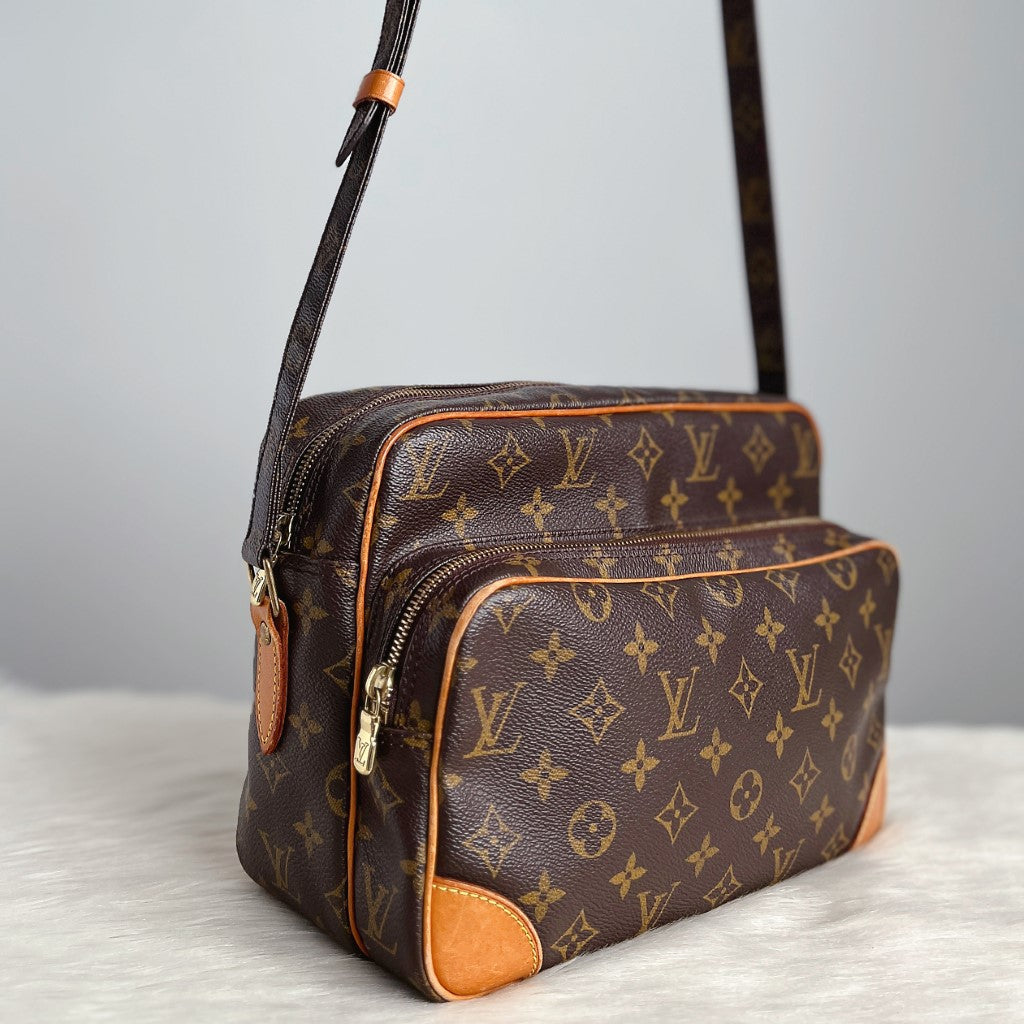 Louis Vuitton Signature Monogram Nile GM Shoulder Bag