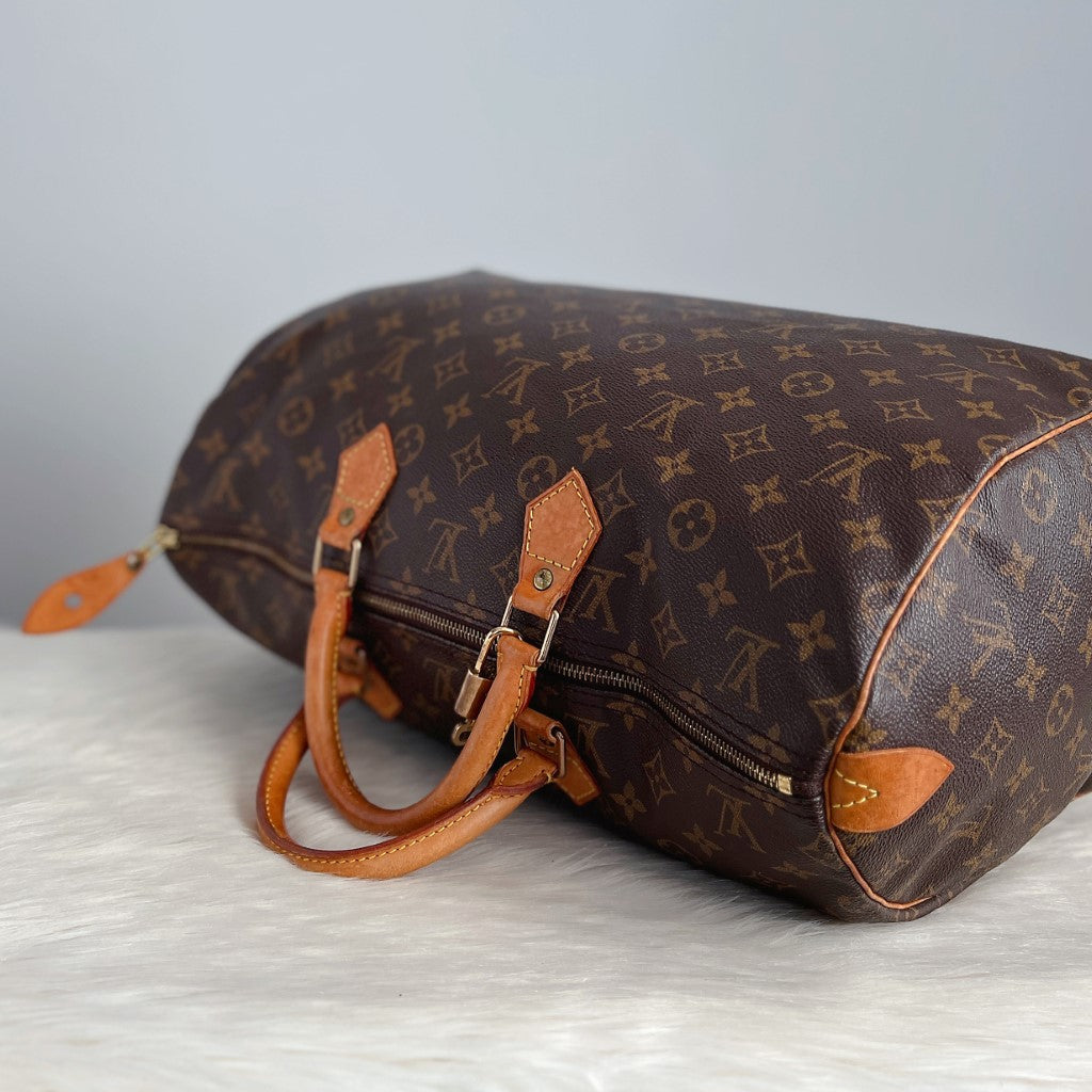 Louis Vuitton Signature Monogram Speedy 40 Bag + Lock & Keys