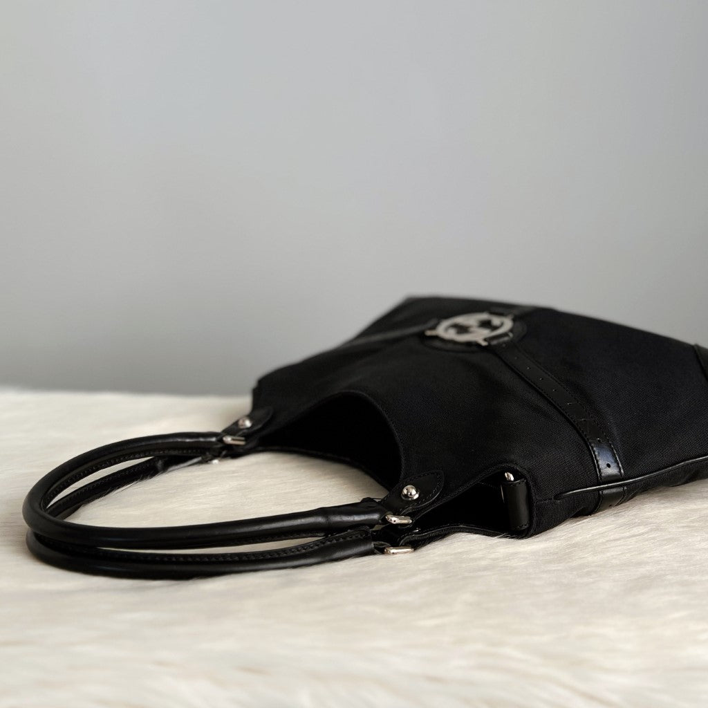 Gucci Black Signature Doubek G Career Shoulder Bag