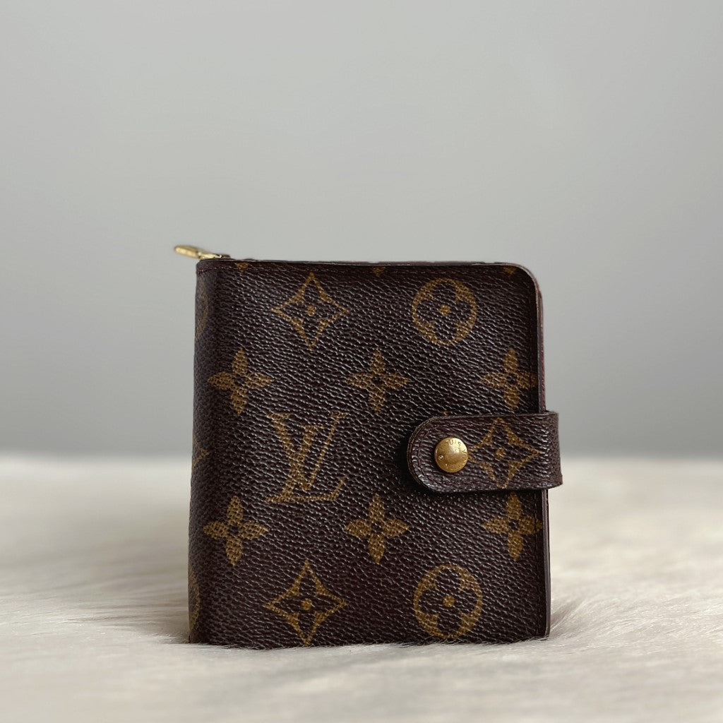 Louis Vuitton Monogram Classic Zip Compartment Wallet