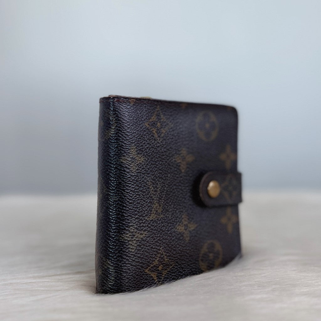 Louis Vuitton Monogram Classic Zip Compartment Wallet