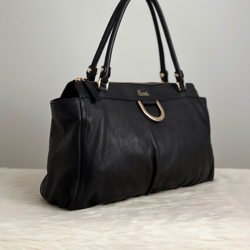 Gucci Black Leather Front Ring Detail Shoulder Bag Excellent