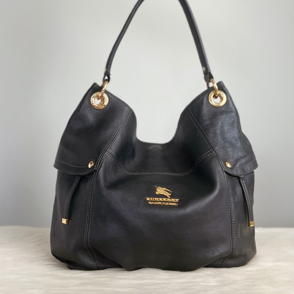 Burberry Black Leather Classic Career Shoulder Bag Excellent