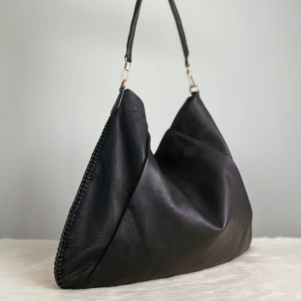 Bally Black Leather Slouchy Classic Shoulder Bag Like New