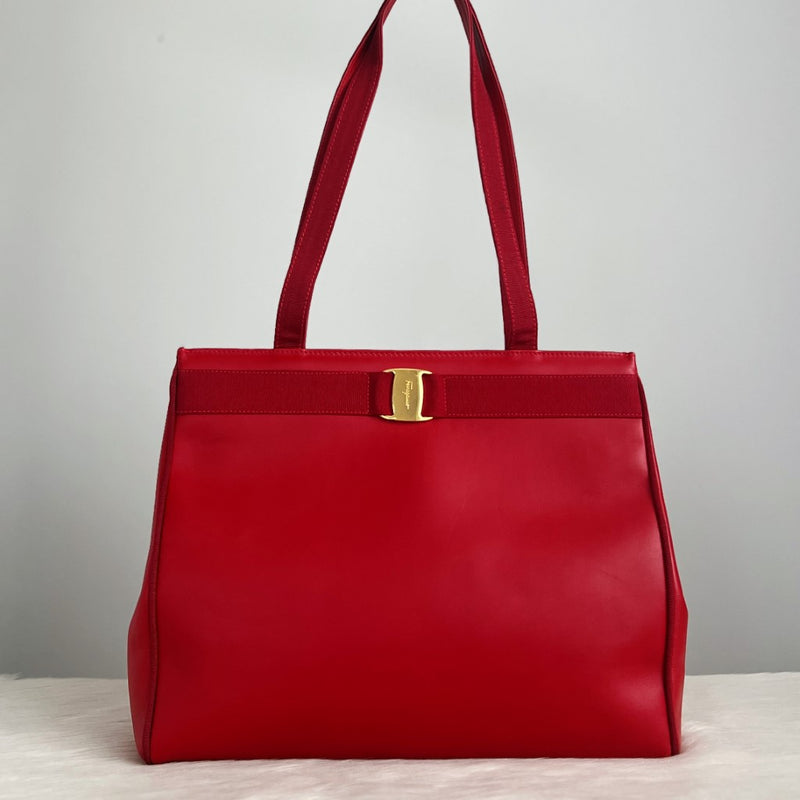 Ferragamo Red Leather Signature Band Shoulder Bag