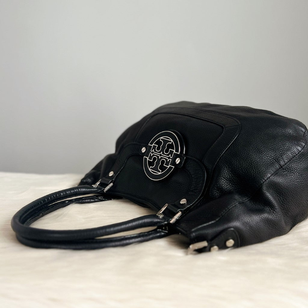 Tory Burch Black Leather Front Logo 2 Way Shoulder Bag Excellent