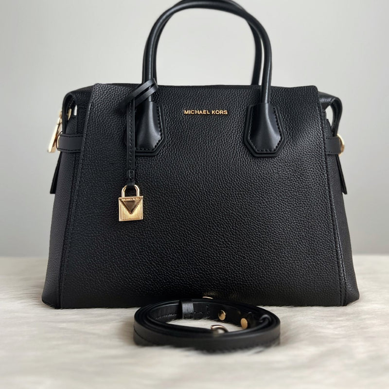 Michael kors black purse hotsell with lock