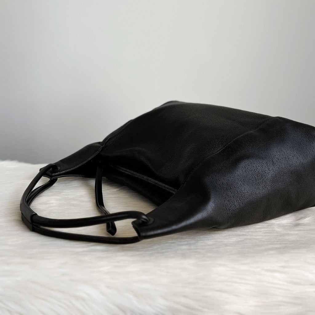 Gucci Black Leather Slouchy Career Shoulder Bag