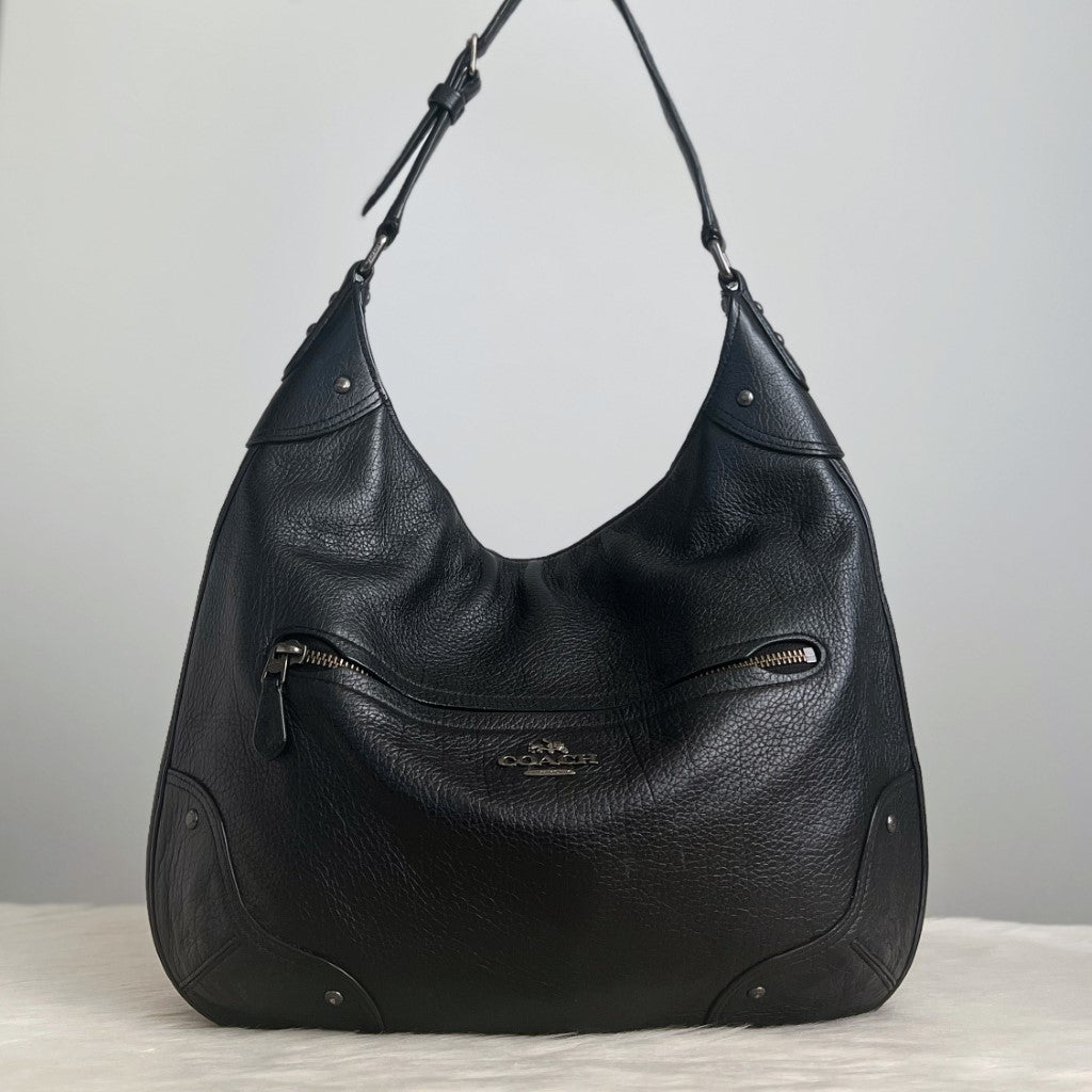 Coach Black Leather Front Zip Pocket Half Moon Shoulder Bag Excellent