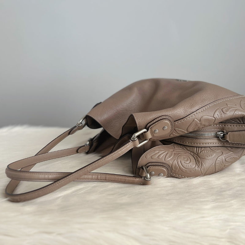 Coach Taupe Leather Side Pattern Triple Compartment Shoulder Bag Excellent