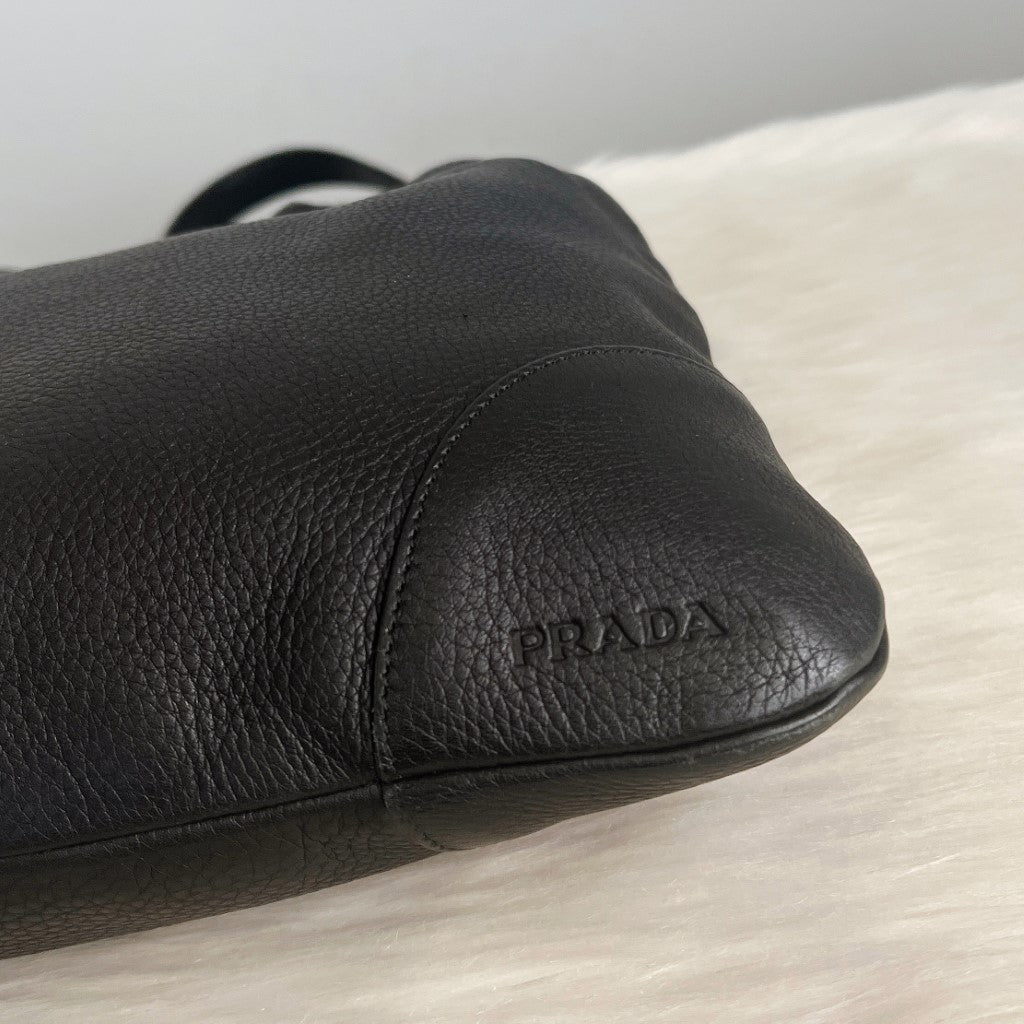 Prada Black Leather Gold Chain Detail Shoulder Bag Excellent