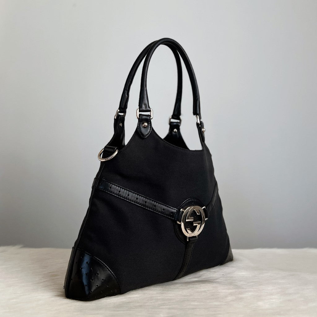 Gucci Black Signature Doubek G Career Shoulder Bag