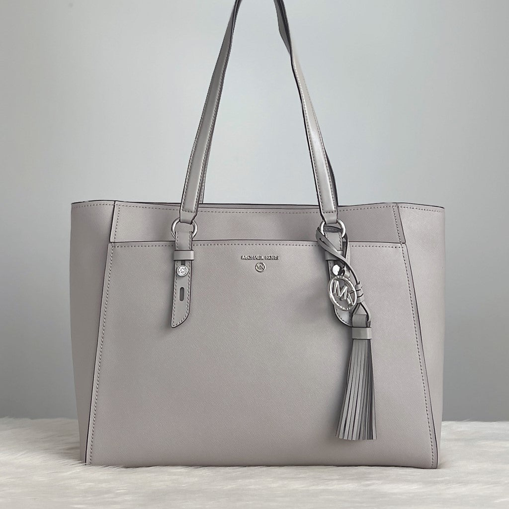 Michael Kors Grey Leather Triple Compartment Large Shoulder Bag Like New