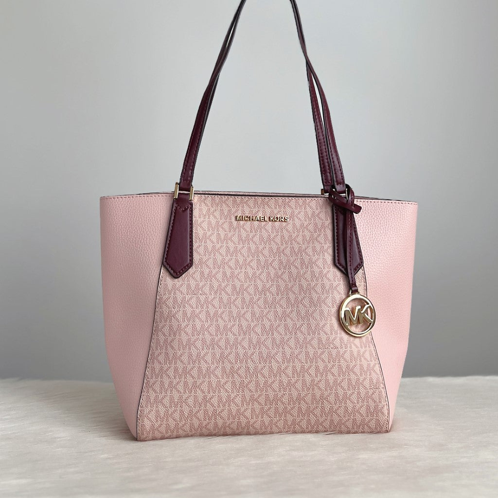 Michael Kors Pink Monogram Career Shoulder Bag Like New