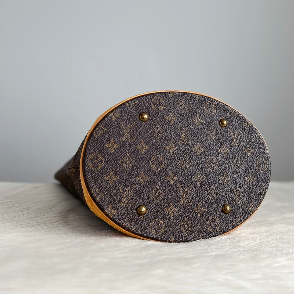 Louis Vuitton Signature Monogram Bucket GM Shoulder Bag