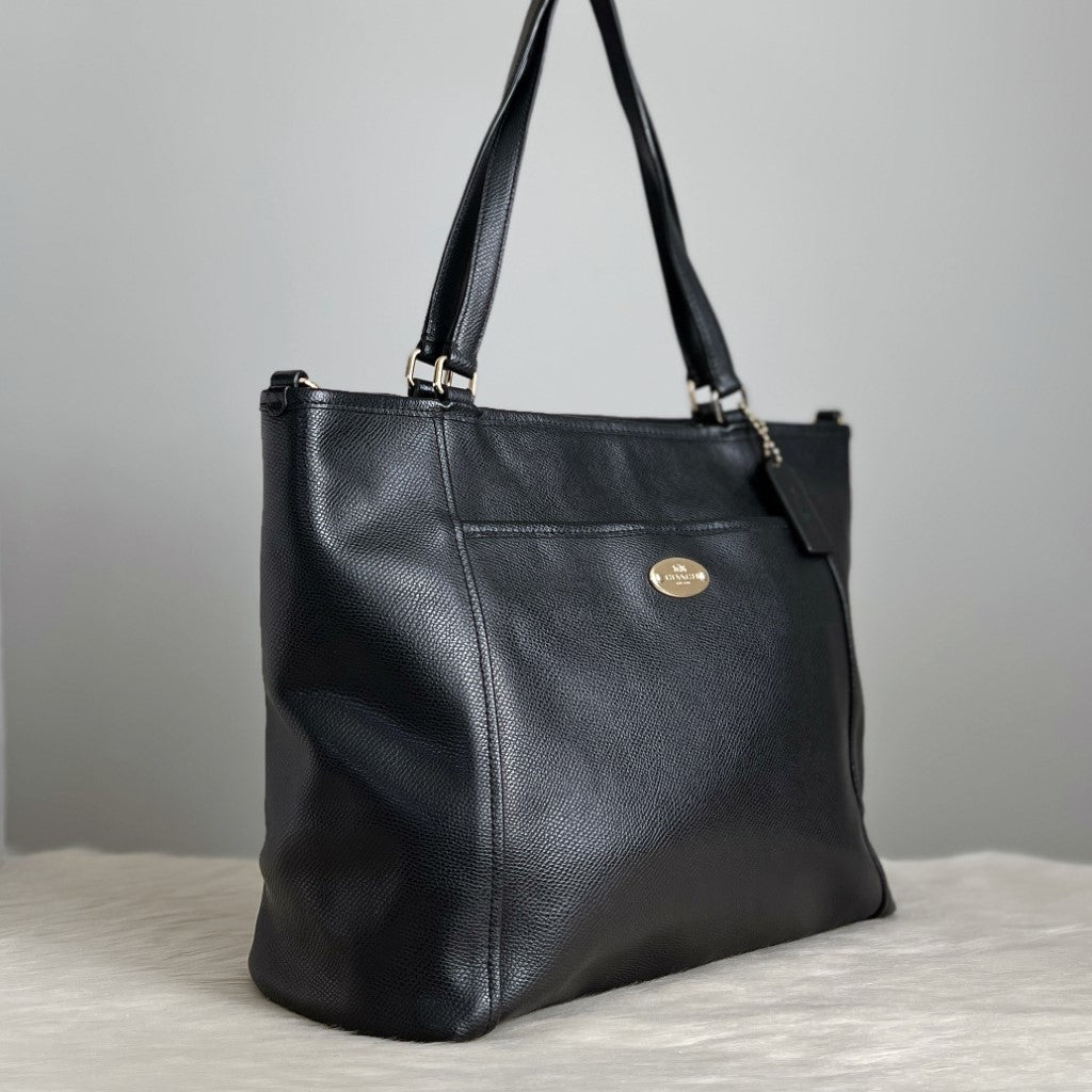 Coach Black Leather Classic Career 2 Way Shoulder Bag