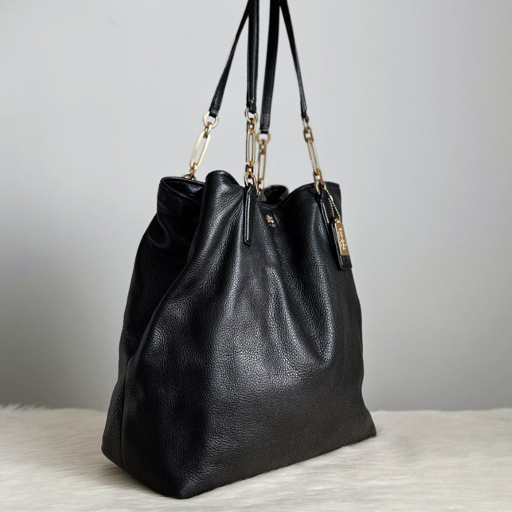 Coach Black Leather Chain Detail Large Shoulder Bag