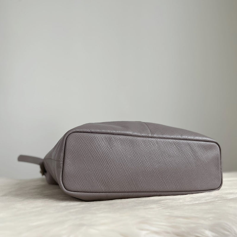 Longchamp Grey Leather Front Logo Slouchy Shoulder Bag Excellent