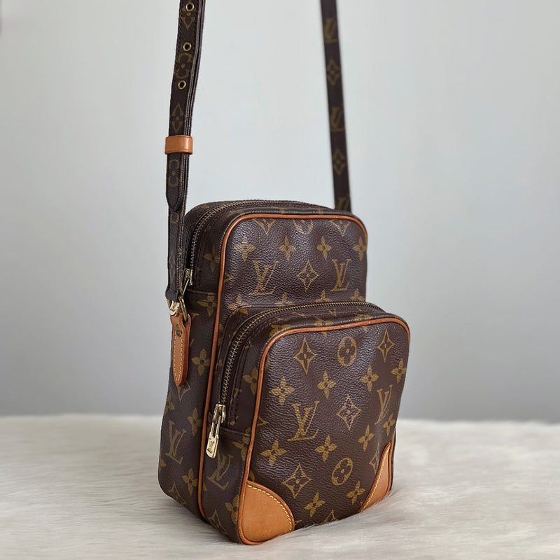 Louis Vuitton Signature Monogram Amazon Crossbody Shoulder Bag
