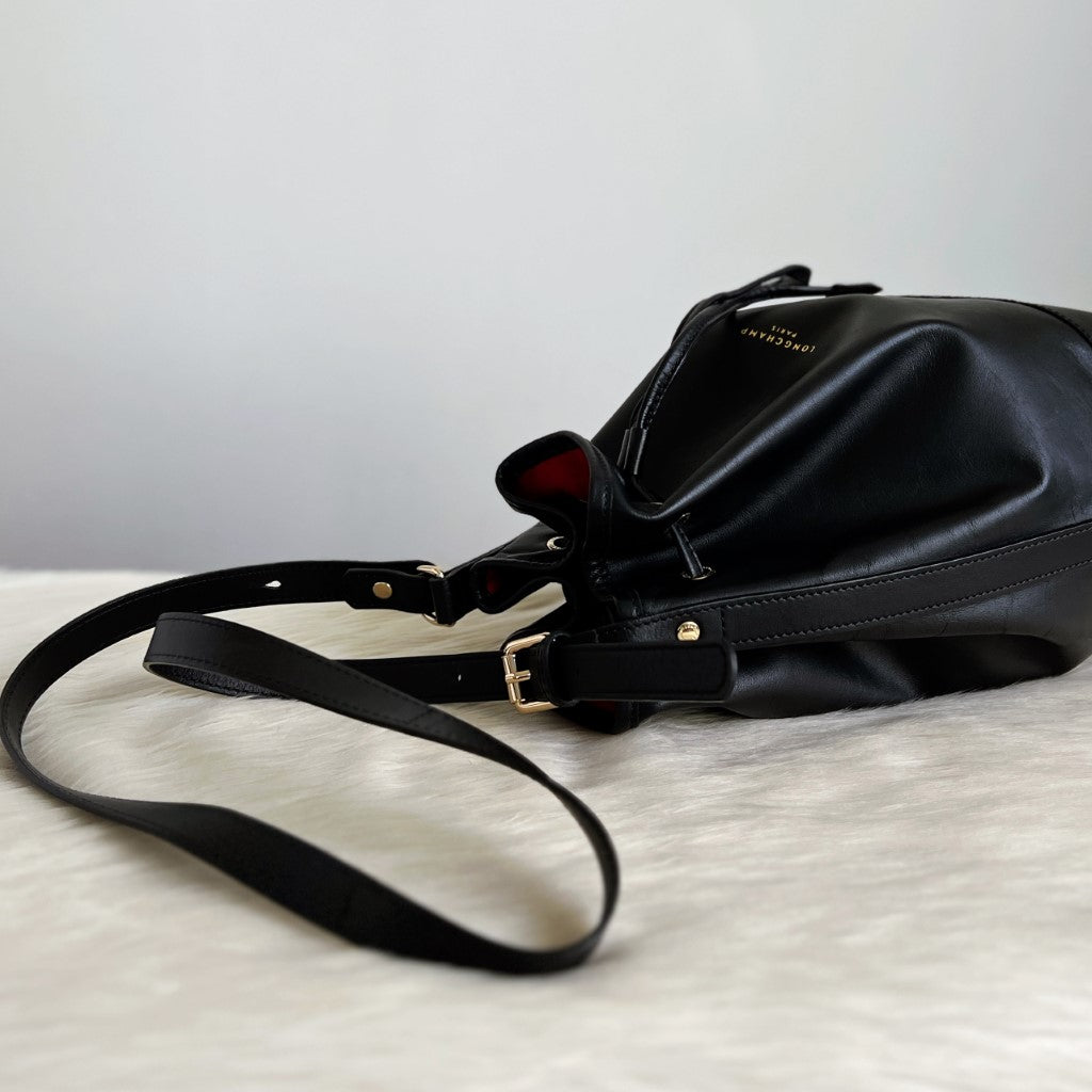 Longchamp Black Leather Drawstring Bucket Shoulder Bag Excellent