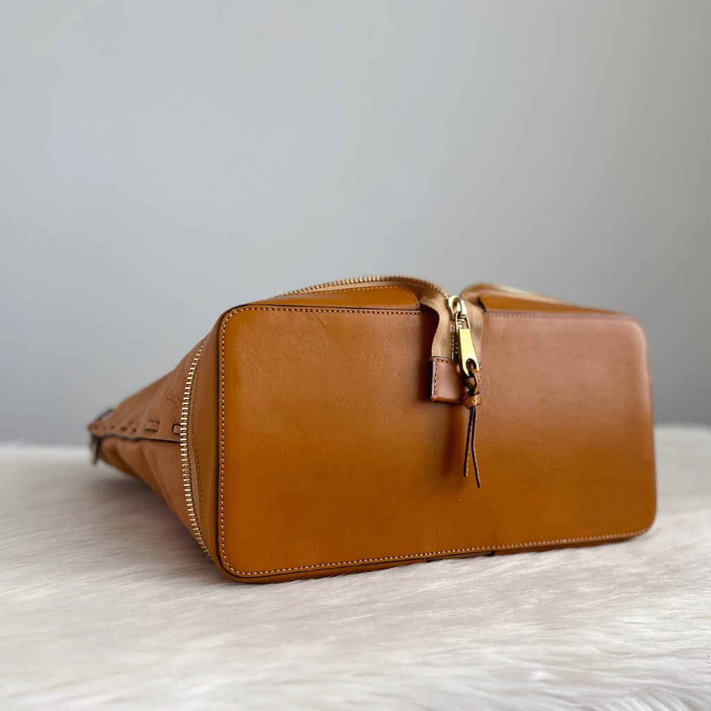 Chloe Caramel Leather Zip Detail Shoulder Bag