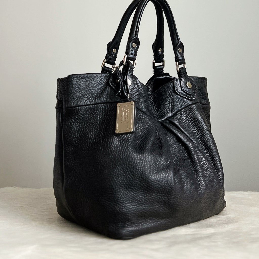 Marc Jacobs Black Leather Charm Detail Shoulder Bag