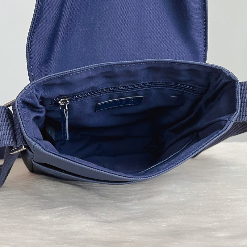 Lacoste Navy Messenger Unisex Crossbody Shoulder Bag Like New