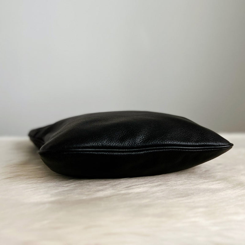 Emporio Armani Black Leather Messenger Unisex Crossbody Shoulder Bag Like New