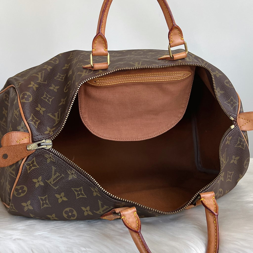 Louis Vuitton Signature Monogram Large Speedy 40 Bag