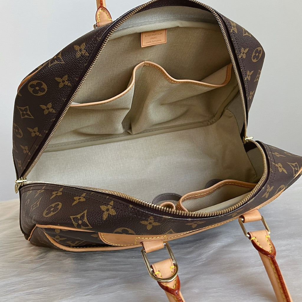 Louis Vuitton Signature Monogram Deauville Tote