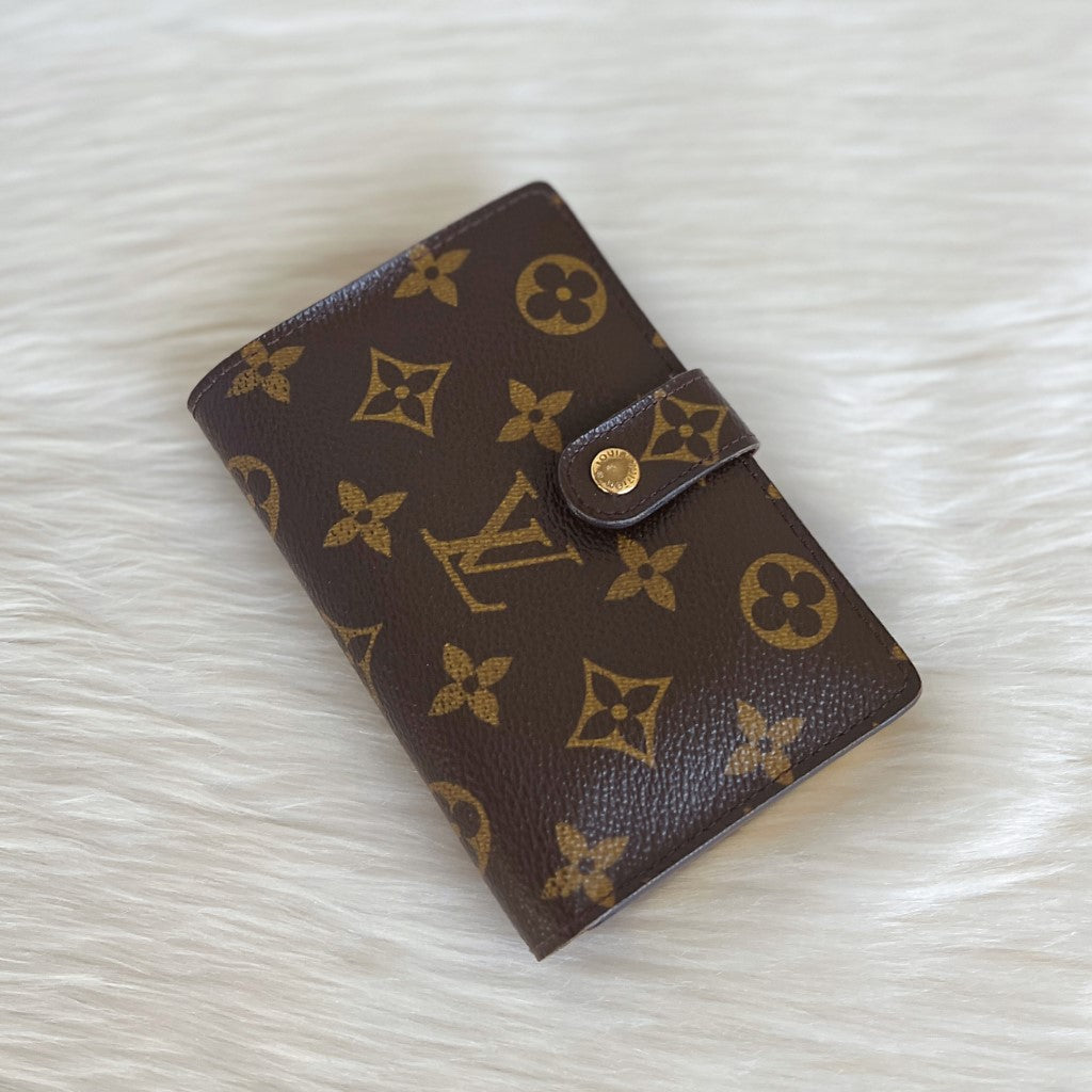 Louis Vuitton Monogram Classic Coin Compartments Wallet