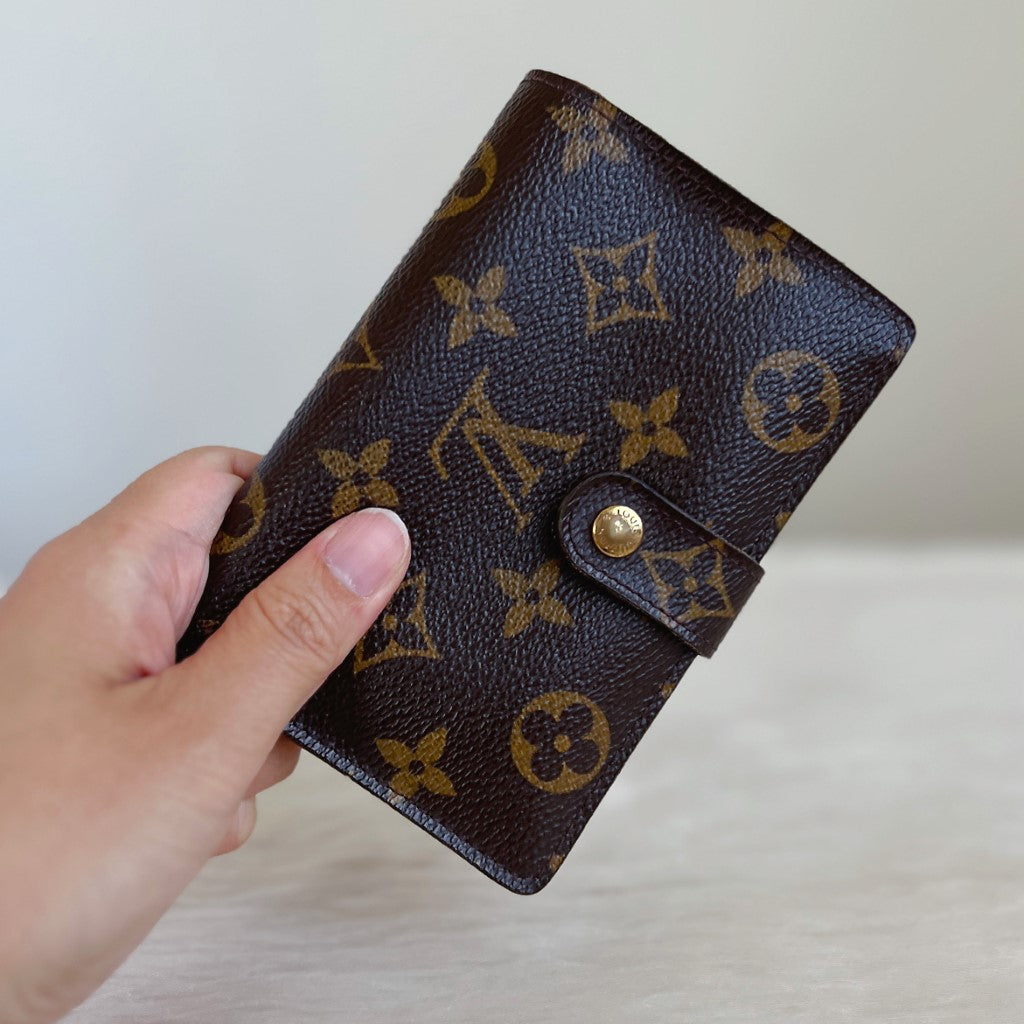 Louis Vuitton Monogram Classic Coin Compartments Wallet