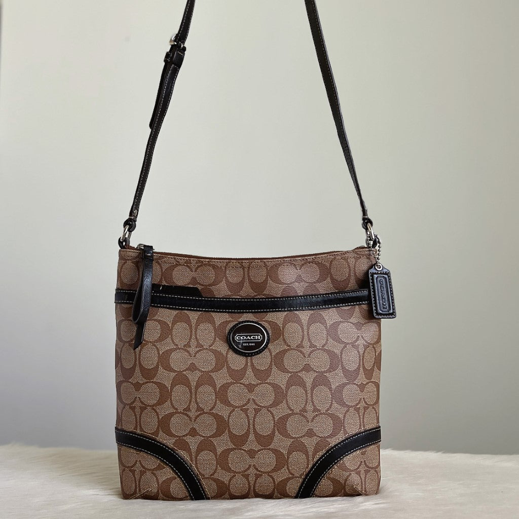 Coach Signature Monogram Messenger Crossbody Shoulder Bag