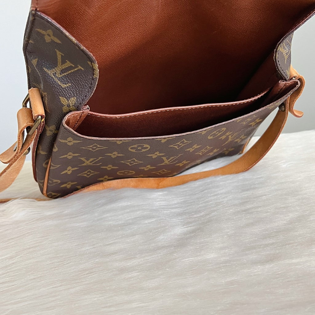 Louis Vuitton Signature Monogram Cartouchiere GM Crossbody Shoulder Bag