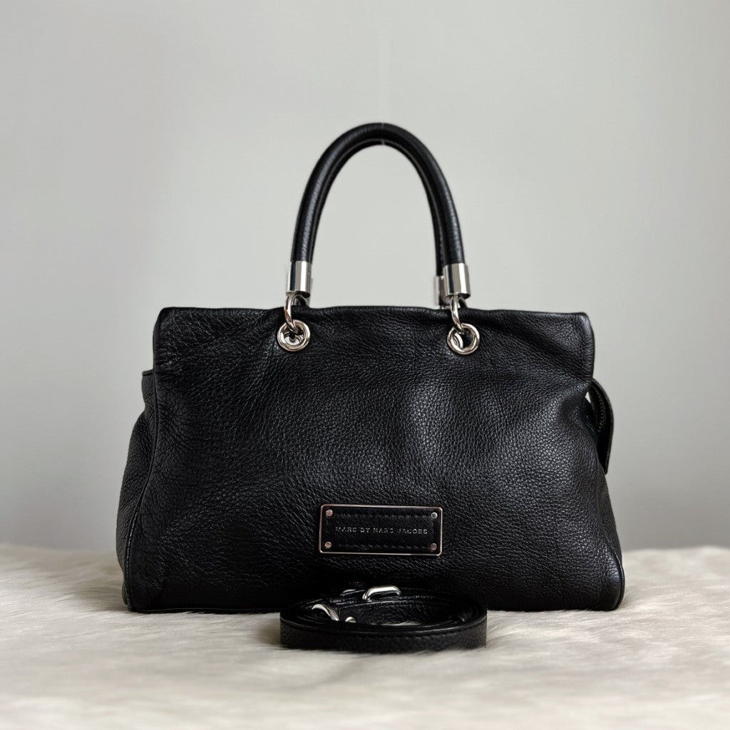 Marc Jacobs Black Leather Front Logo 2 Way Shoulder Bag