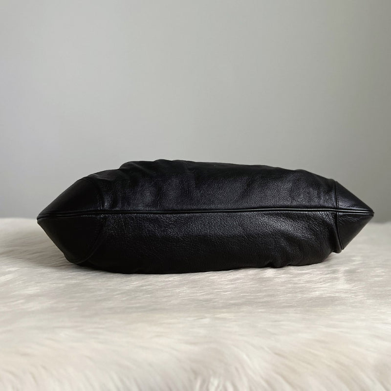 Salvatore Ferragamo Black Leather Signature Career Shoulder Bag Excellent
