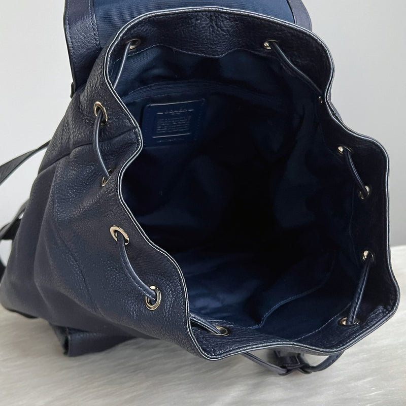 Coach Navy Leather Turn Lock Pocket Drawstring Backpack Excellent