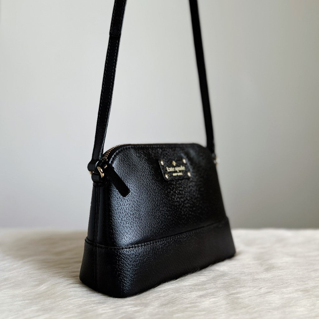 Kate Spade Black Leather Front Logo Crossbody Shoulder Bag Excellent