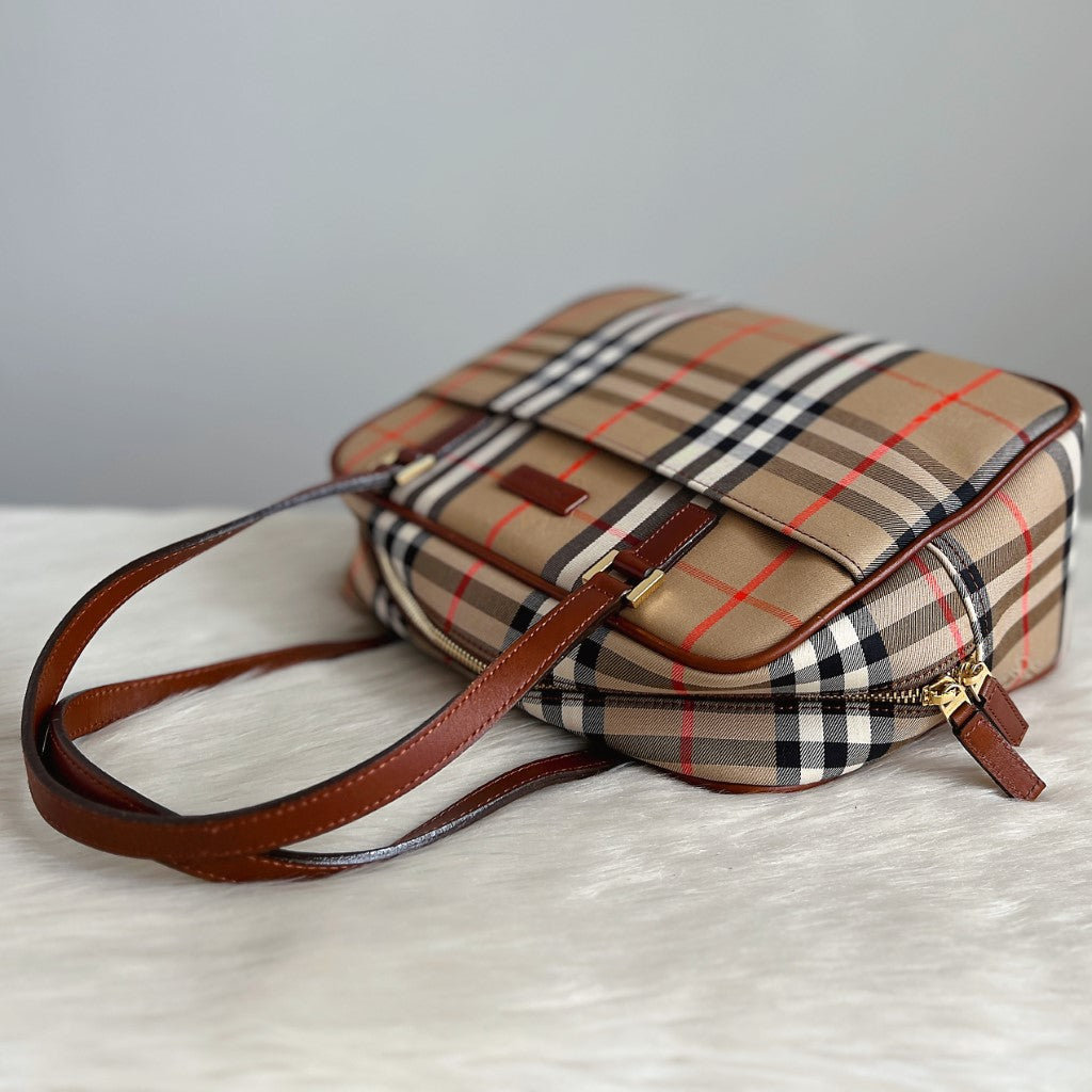 Burberry Signature Check Print Classic Career Shoulder Bag Excellent