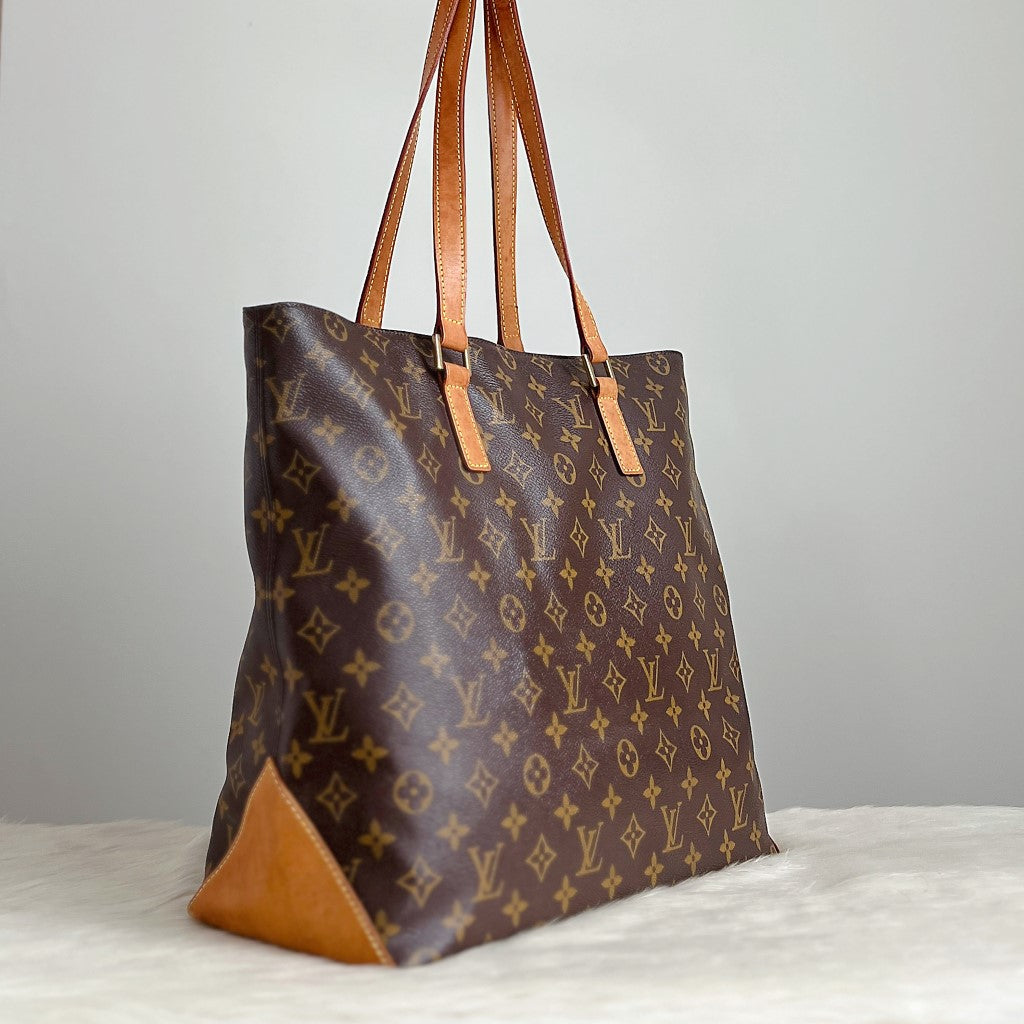 Louis Vuitton Signature Monogram Cabas Mezzo Shoulder Bag