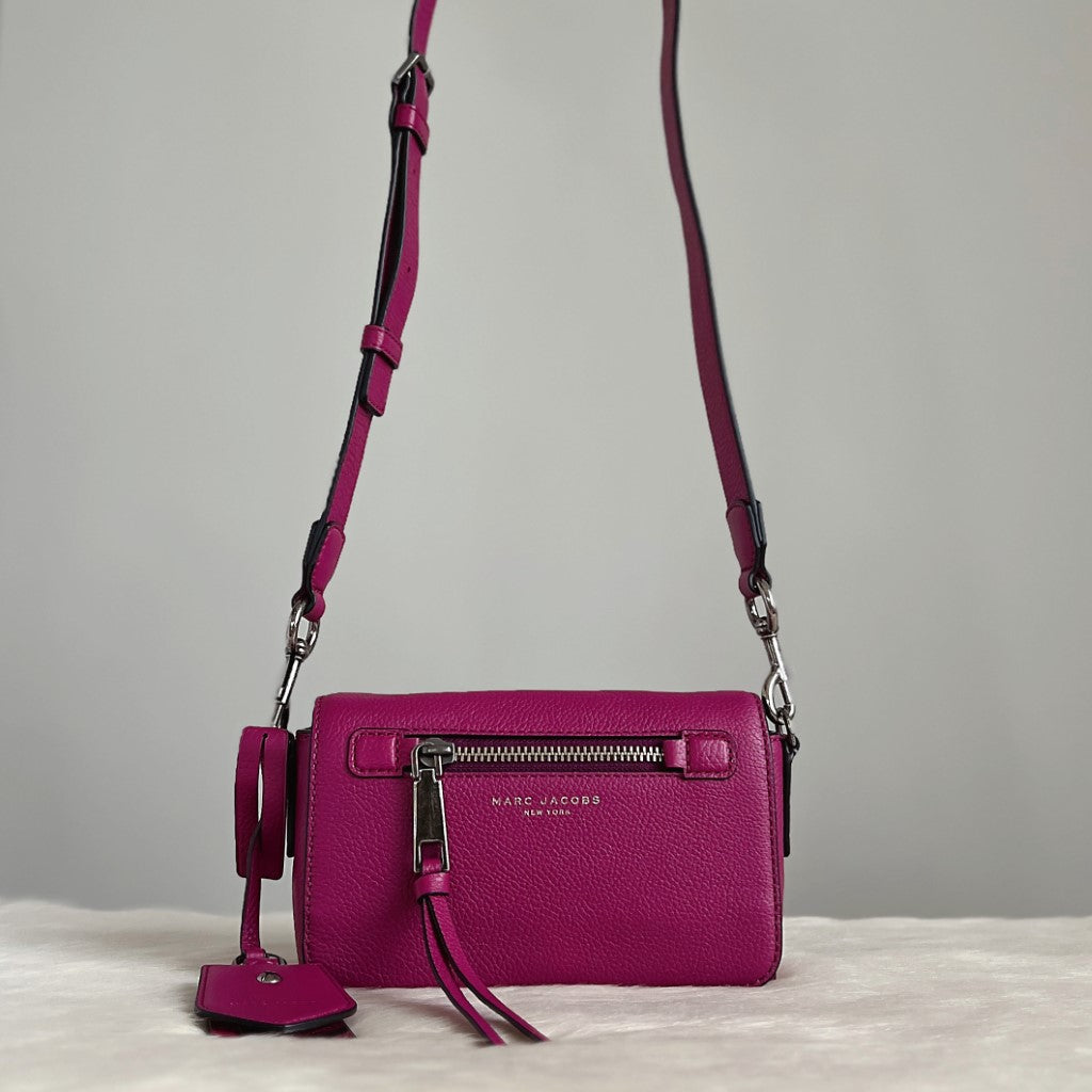 Marc Jacobs Fuchsia Leather Oversized Charm Detail Crossbody Shoulder Bag Excellent